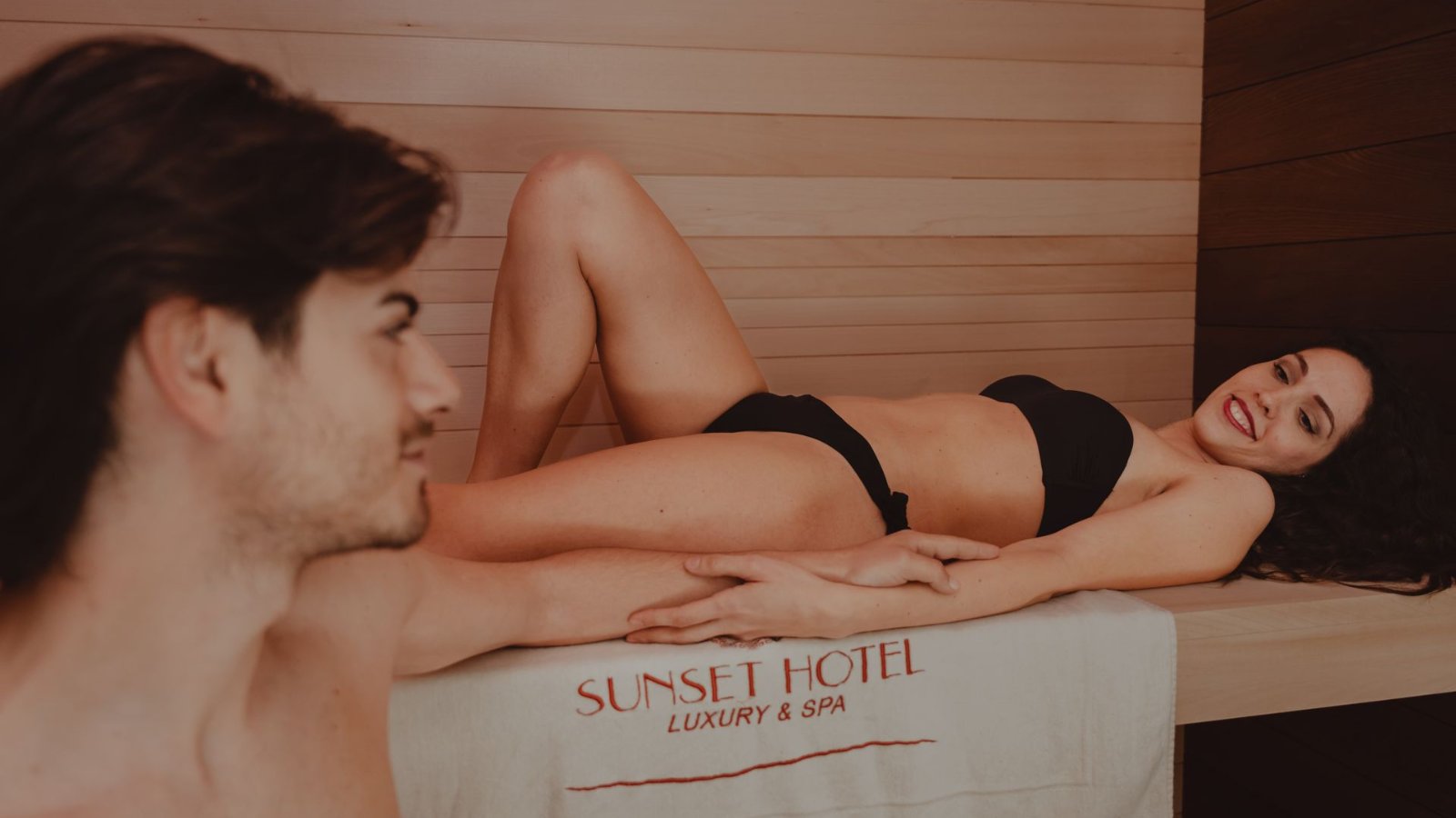 Pihentető wellness élmény egy luxushotel fürdőjében